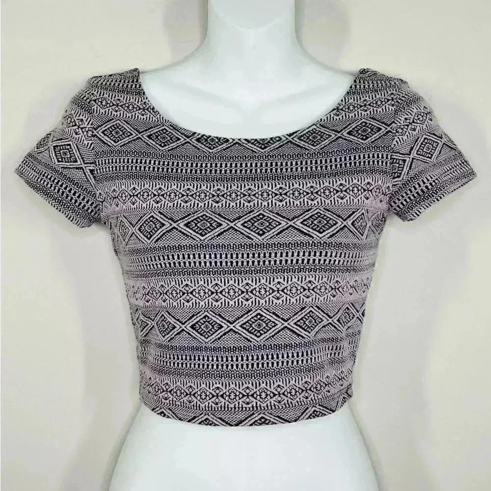 DIVIDED H&M Tribal Print Crop Top | Pink & Black | XS